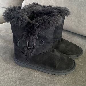 Toddler Girl’s The Children’s Place Black Boots Faux Suede Silver Buckle Size 12